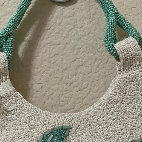 Viral Beaded Sea Turtle Handbag (Handmade) - Picture 4 of 13